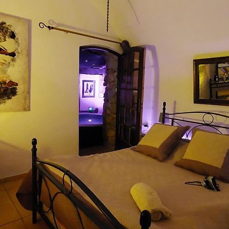 Chambre Love Romantique Avec Spa Privee กาลวี ภายนอก รูปภาพ