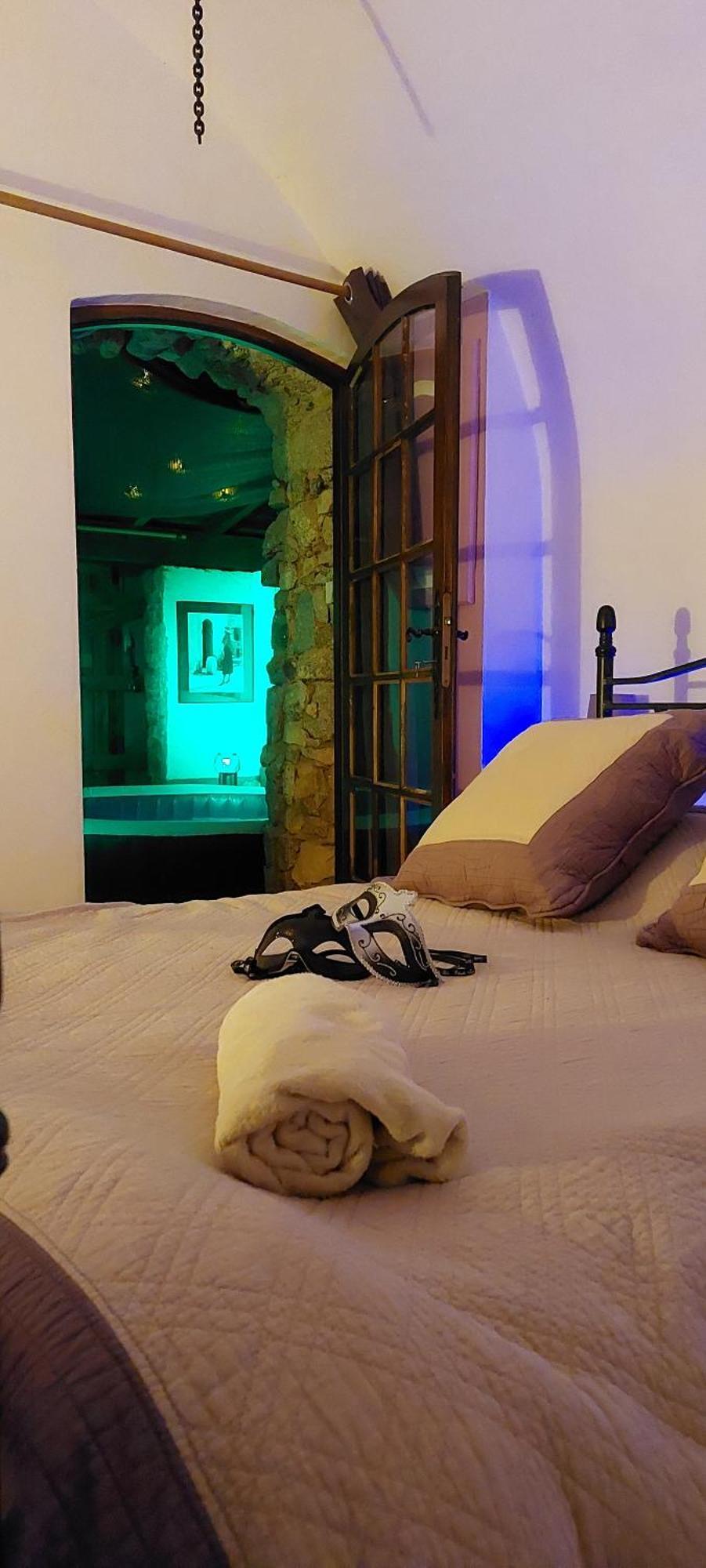 Chambre Love Romantique Avec Spa Privee กาลวี ภายนอก รูปภาพ